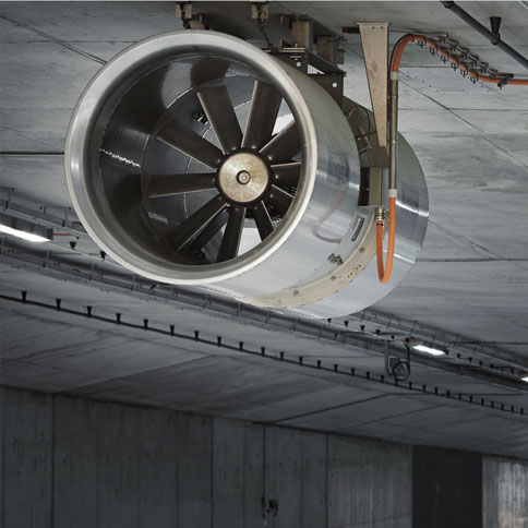 ����͸����