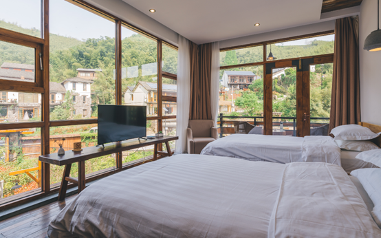 <b>�ù�ֱ��ˮװ��Ϊ�������ùݴ����ӷ��</b>