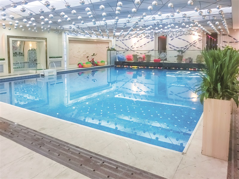 Ӿ��ѭ��ˮ���óͷ�װ��,��Ӿ��ˮ���óͷ�װ��